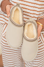 Load image into Gallery viewer, White Contrast Stitch Detail Faux Suede PU Patchwork Plush Winter Clog Slippers