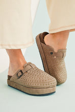 Load image into Gallery viewer, Parchment Rivet Buckle Closed Toe Platform Slippers