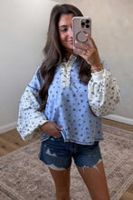 Load image into Gallery viewer, Sky Blue Floral Print Contrast Long Sleeve Tops
