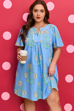Load image into Gallery viewer, Sky Blue Plus Periwinkle Floral Printed Short Sleeve Striped Trim Split Neck Mini Dress