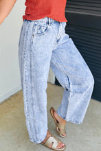 Load image into Gallery viewer, Beau Blue Light Washed Pull On Barrel Jeans