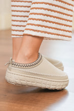 Load image into Gallery viewer, White Contrast Stitch Detail Faux Suede PU Patchwork Plush Winter Clog Slippers