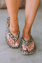 Load image into Gallery viewer, Leopard Print Thick Sole Flip Flops