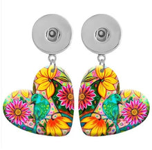 Load image into Gallery viewer, 18 or 20 MM Love Resin Flower Pattern Heart Snap Earrings