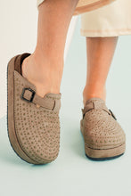 Load image into Gallery viewer, Parchment Rivet Buckle Closed Toe Platform Slippers