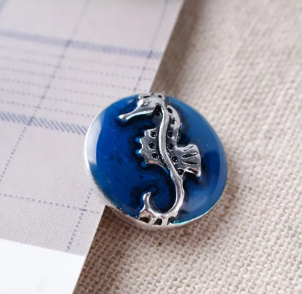 20 MM Turquoise Enamel Silver Tone Seahorse Snap