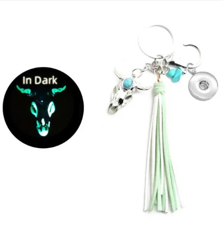 18 or 20 MM Western Style Turquoise Glow Ox Head Fluorescent Metal Pendant Glow Skull Head Tassel Keychain f